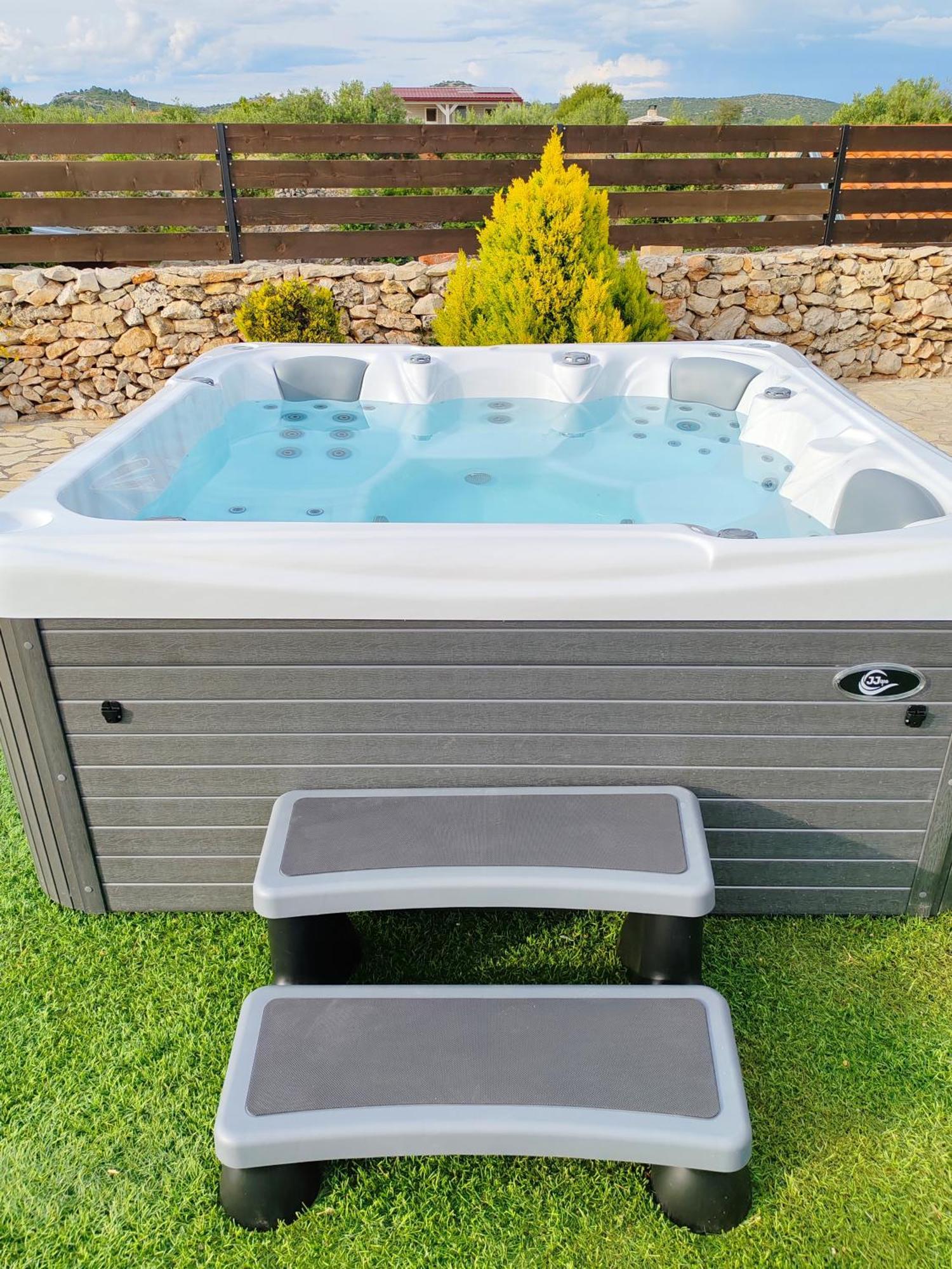 Holiday Home Juli With Jacuzzi Σίμπενικ Εξωτερικό φωτογραφία