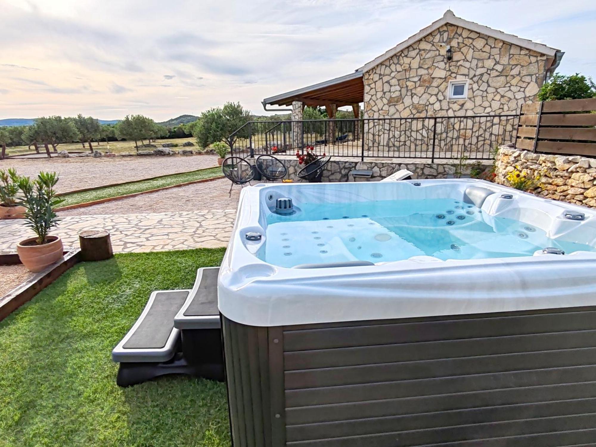 Holiday Home Juli With Jacuzzi Σίμπενικ Εξωτερικό φωτογραφία