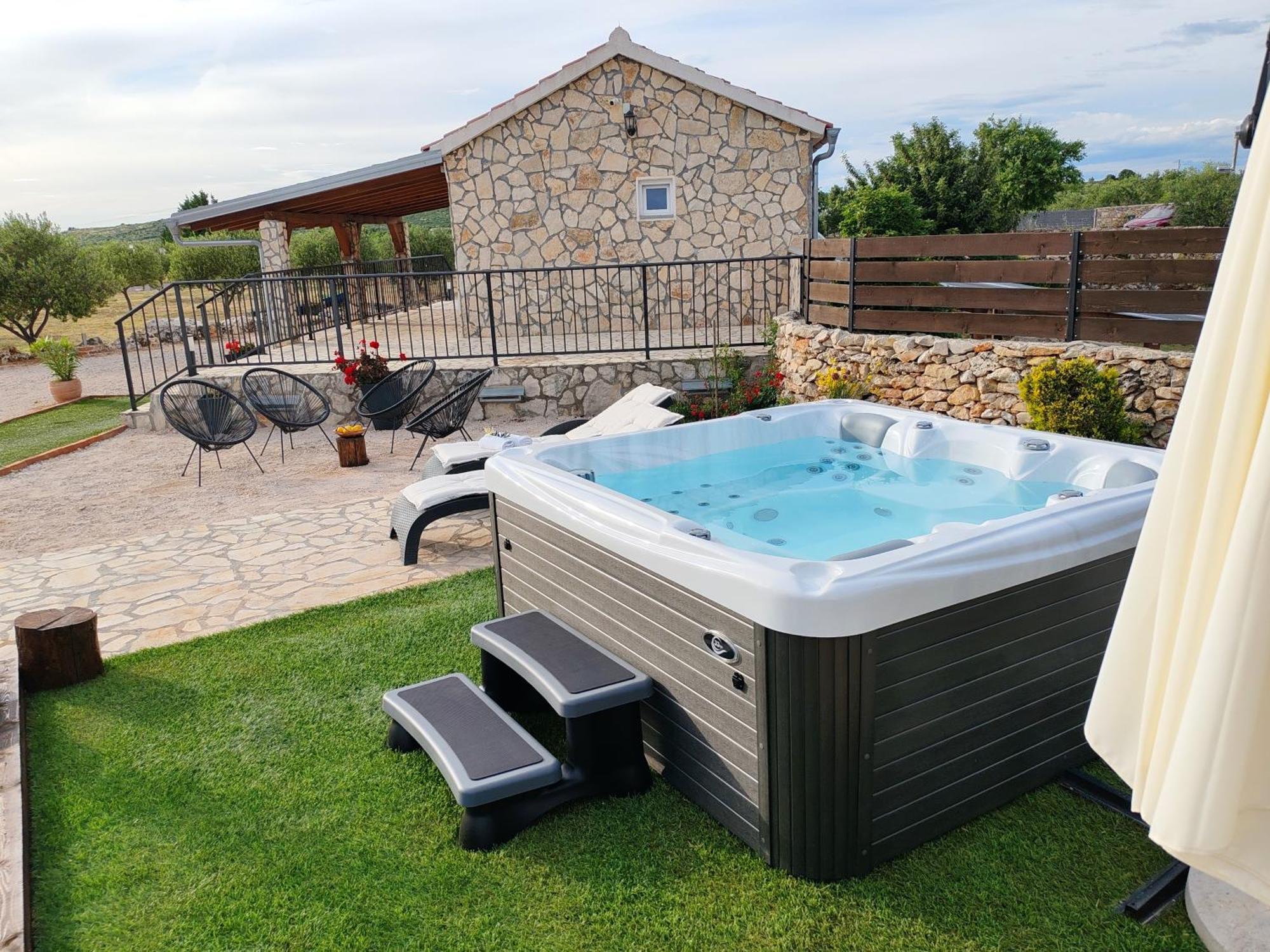Holiday Home Juli With Jacuzzi Σίμπενικ Εξωτερικό φωτογραφία